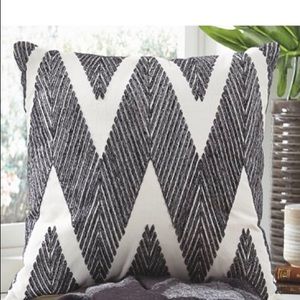 Chevron pattern accent throw pillow